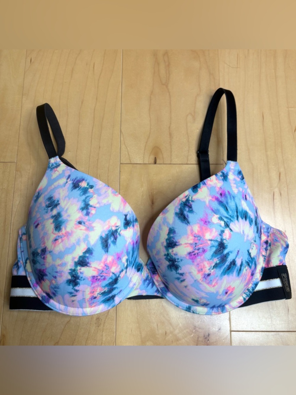 Victoria’s Secret Pink Wear Everywhere Push-up Bra